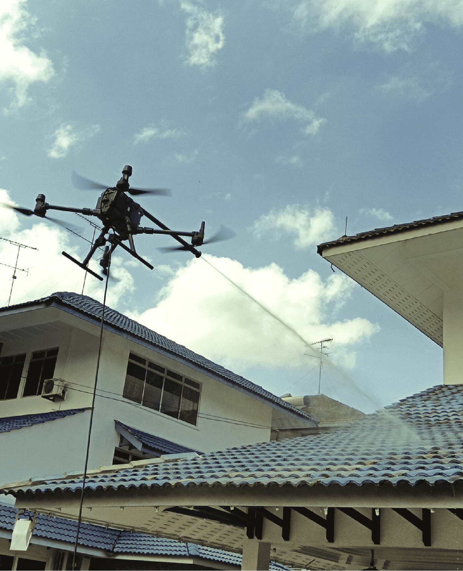 Spider Clean & Peakfly | Roof Cleaning